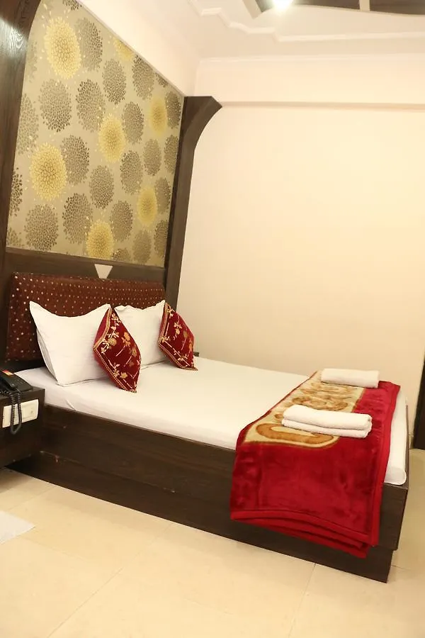 **  Hotel Maharaja Continental Paharganj India