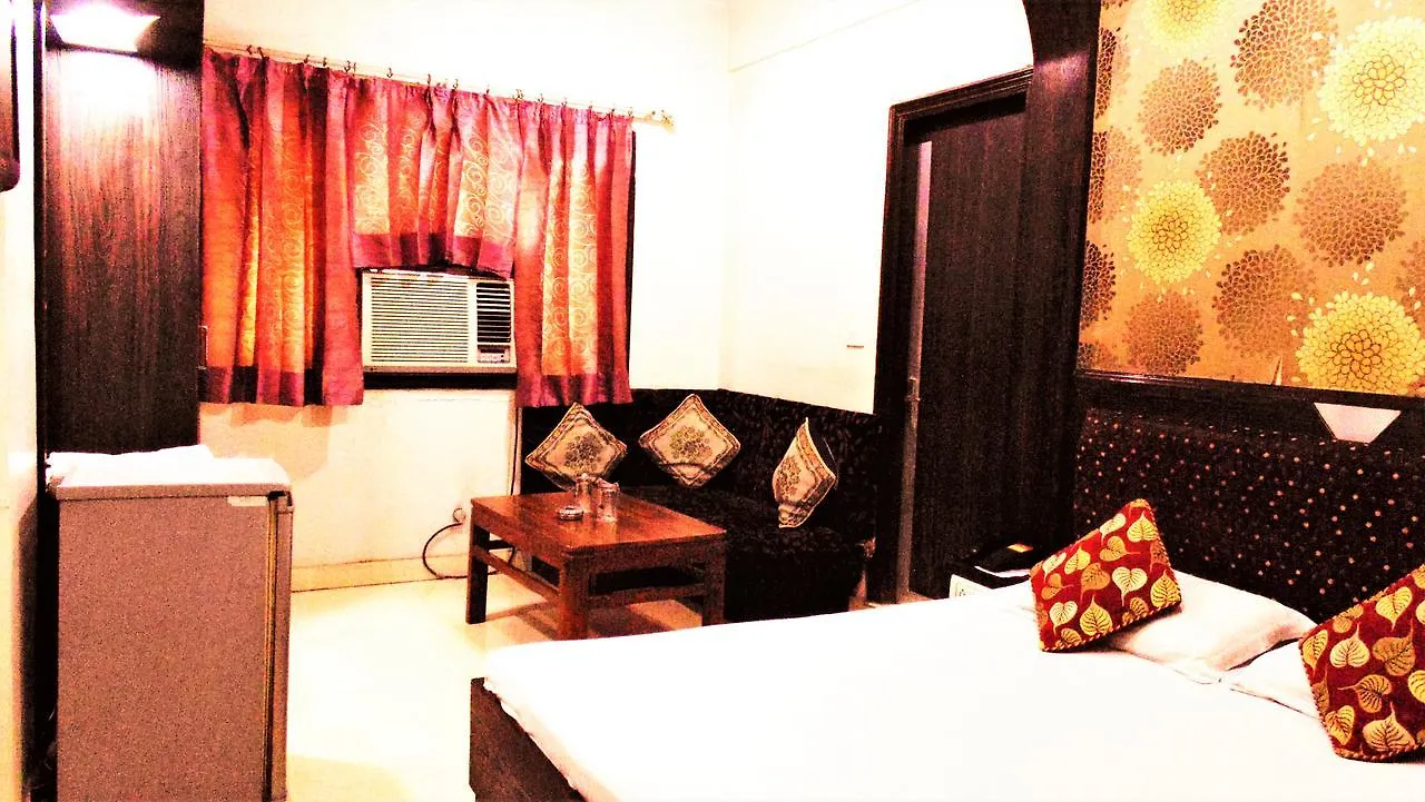 **  Hotel Maharaja Continental Paharganj India