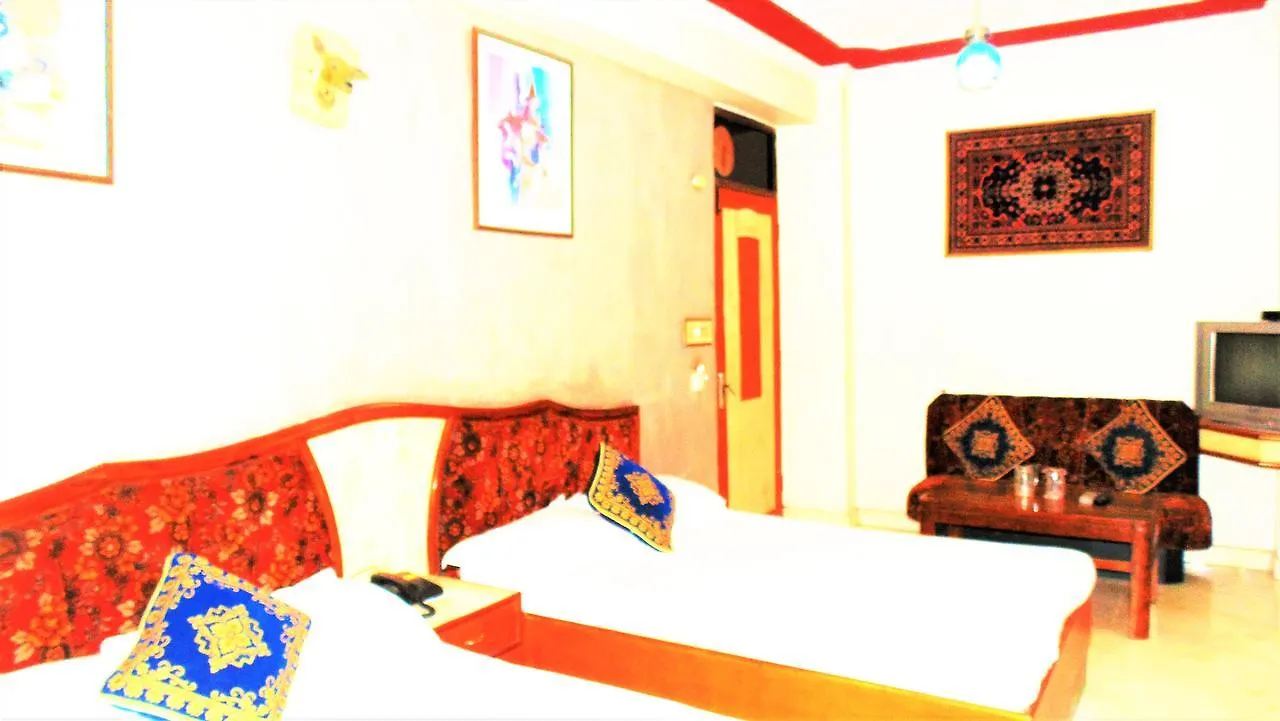 Hotel Maharaja Continental Paharganj