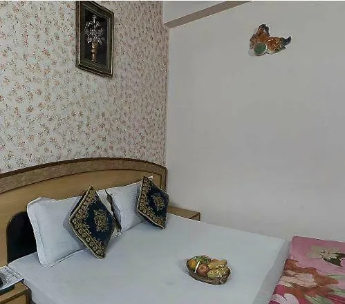 **  Hotel Maharaja Continental Paharganj India